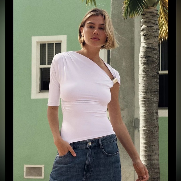 Zara White Asymmetrical Women's Top - Picture 1 of 3